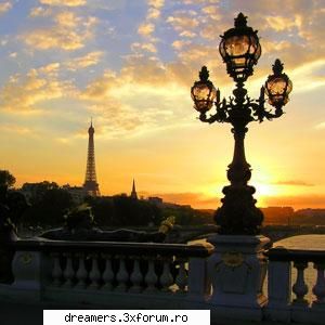 Turnul Eiffel - Oui, je suis d'accord avec toi ^^ - Obiective turistice faimoase :3